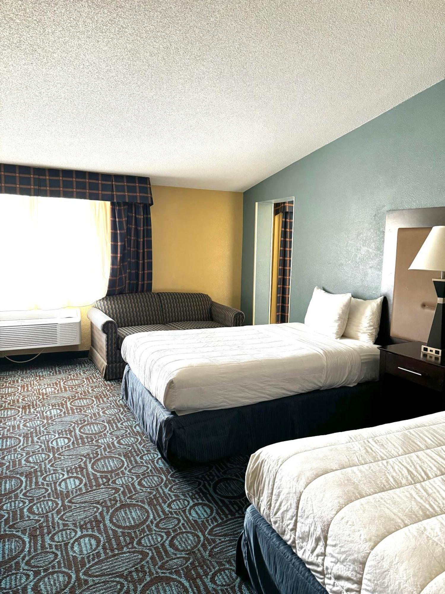 Regency Inn & Suites New London Mystic Exterior photo